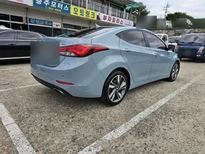 현대 아반떼 2024년 11월 2일 사진 12 · 외관