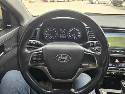 현대 아반떼 AD 1.6 스마트 사진 11 · 실내