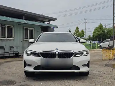 BMW 320i 사진 2 · 외관
