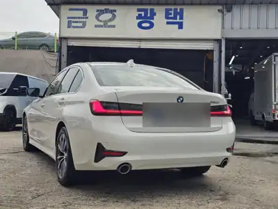 BMW 320i 사진 3 · 외관