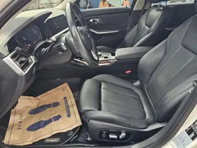 BMW 320i 사진 7 · 실내