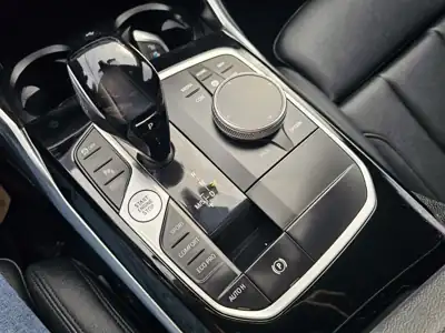 BMW 320i 사진 14 · 실내