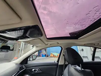 BMW 320i 사진 15 · 실내