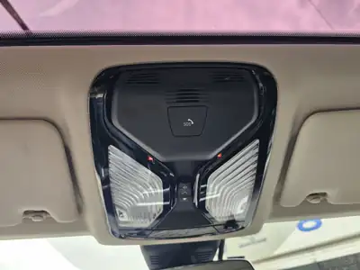 BMW 320i 사진 23 · 실내