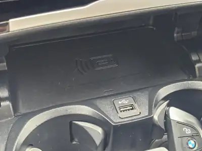BMW 320i 사진 29 · 실내