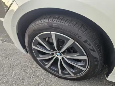 BMW 320i 사진 35 · 바퀴