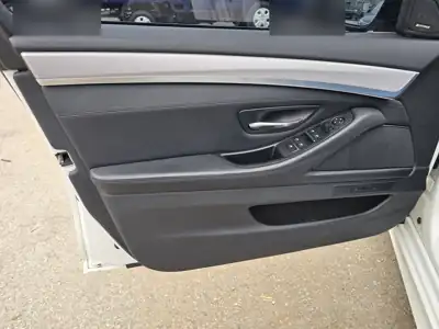 BMW 520d M 스포츠 사진 9 · 실내