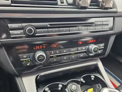 BMW 520d M 스포츠 사진 13 · 실내