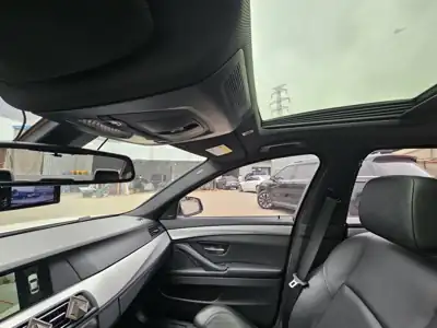 BMW 520d M 스포츠 사진 15 · 실내