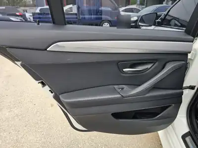BMW 520d M 스포츠 사진 18 · 실내