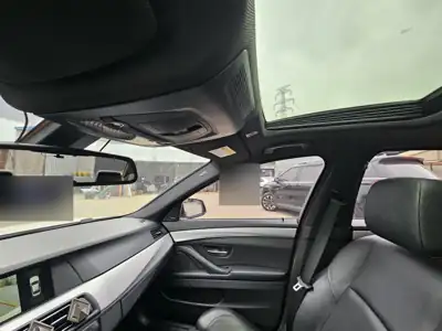 BMW 520d M 스포츠 사진 23 · 실내