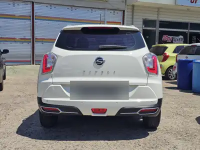 쌍용 티볼리 아머 VX 2WD 사진 4 · 외관