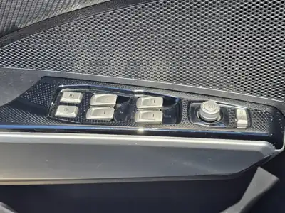 쌍용 티볼리 아머 VX 2WD 사진 12 · 실내