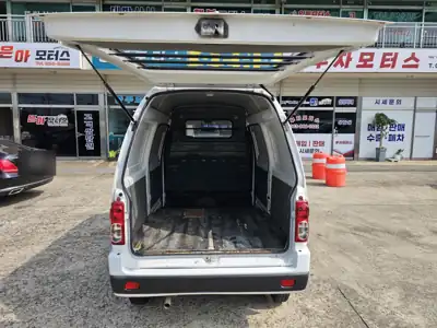 다마스 밴 2024-12-12 사진 10 · 트렁크