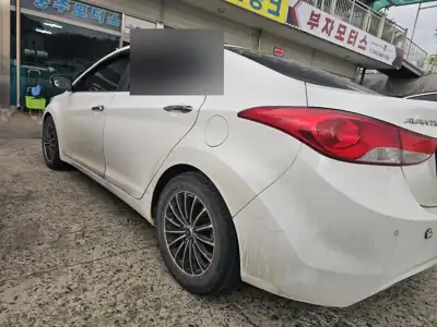 아반떼 2025-03-26 사진 9 · 외관